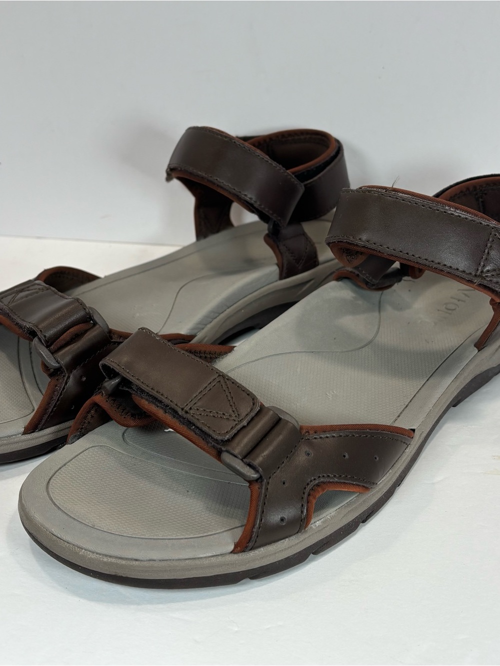 Vionic Leo Canoe Leather Brown Sandals LC-01-2021 Mens 12 Hook & Loop Adjustable